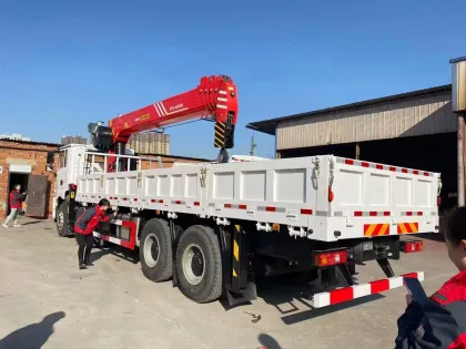 42T Shacman truck mounted 16T UNIC crane