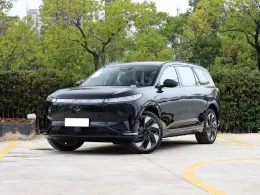 Intelligent Family SUV Dongfeng eπ008