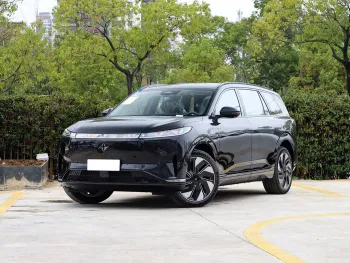 Intelligent Family SUV Dongfeng eπ008