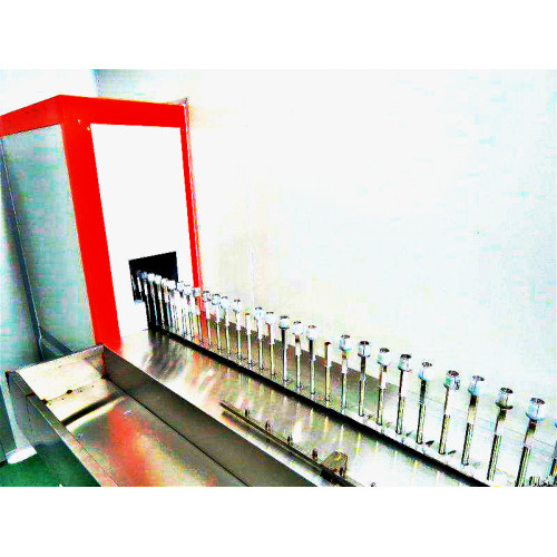 Automatic plaster spraying machine