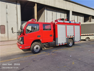 Camion antincendio ad acqua Dongfeng da 4 tonnellate