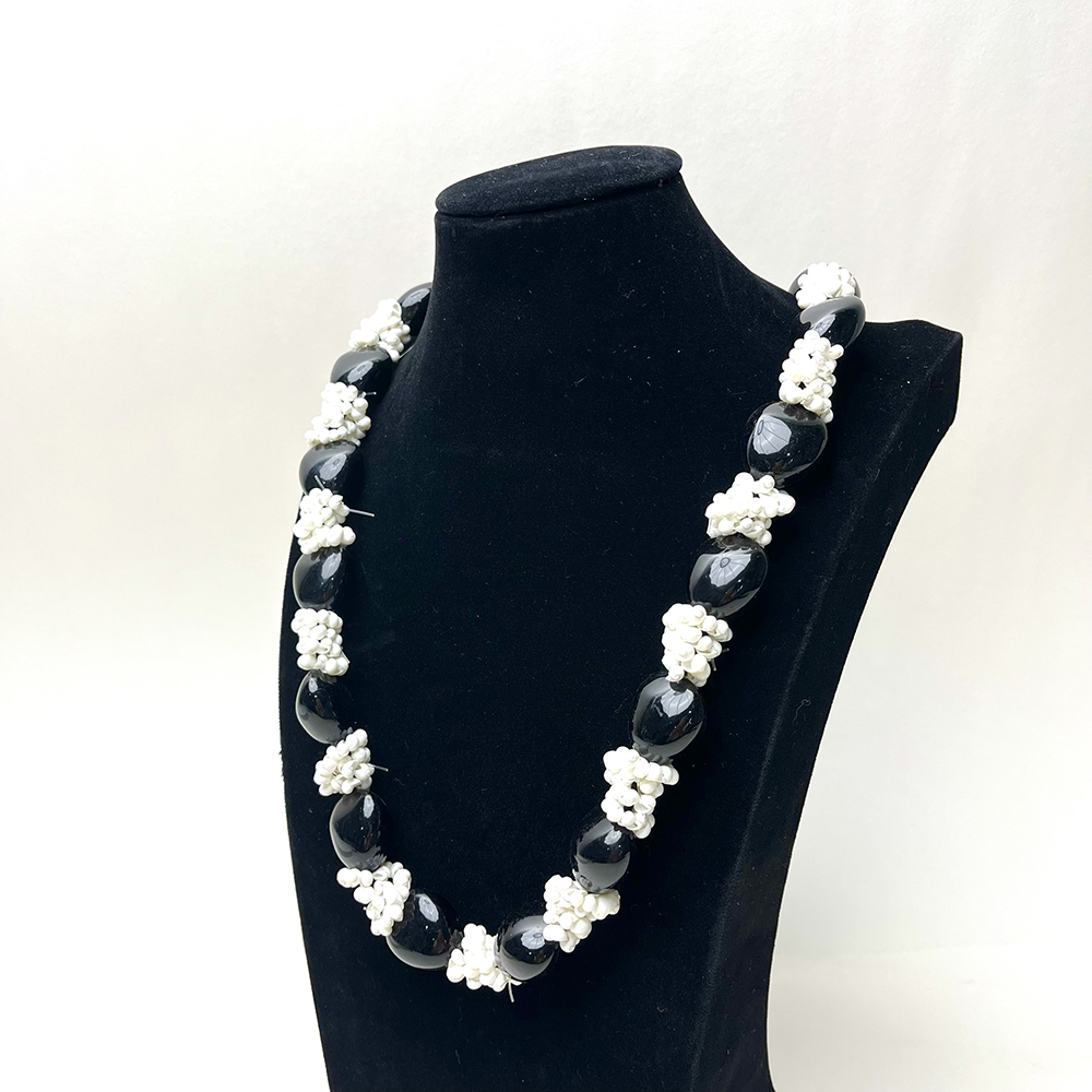 KN-jn029_kukui nut and shell lei