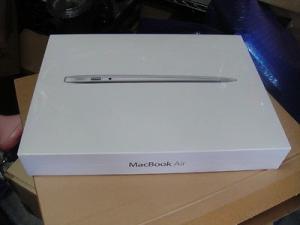 NEW Sealed Apple MacBook Air MD760LL/B 13.3-Inch Laptop