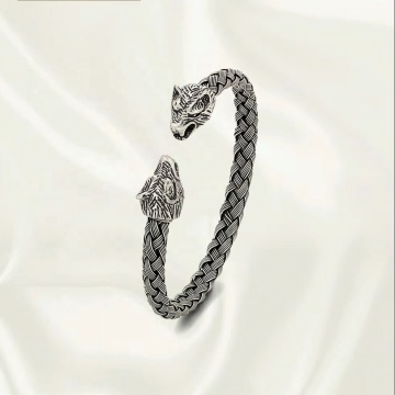 DADA Stainless Steel Titanium Steel Wolf Head Bracelet
