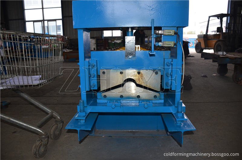 ridge cap cuttering roll former machine