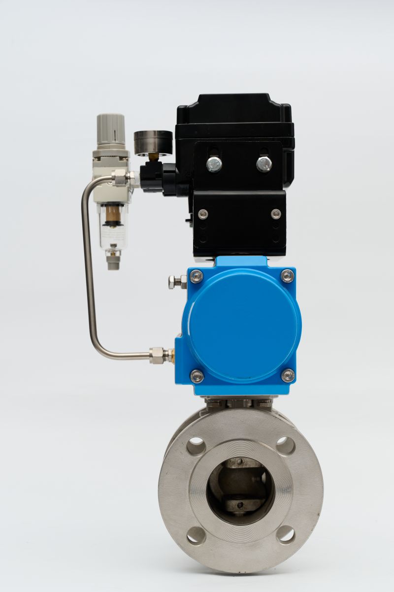 Pneumatic V-type flange regulating ball valve