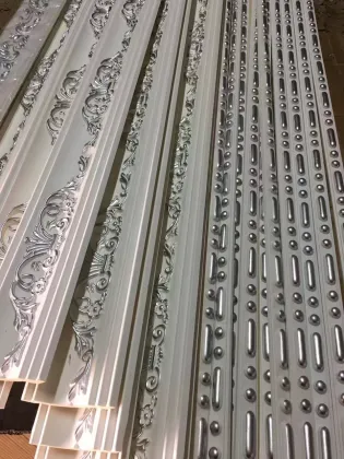 Luxury White PU Golden Crown Moulding Ceiling Medallion