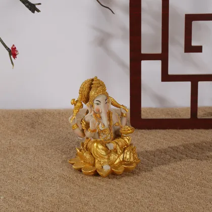 Southeast Asian Religious Ornaments: Exploring Feng Shui, Zen, Thai Buddha, Proboscis Elephant God Resin Crafts