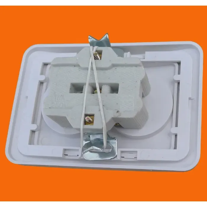 Настенная розетка для скрытого монтажа с пластиковым основанием (F2210P)