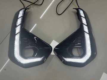 Akcesoria 4x4 DRL dla Hilux 2024 GR Revo