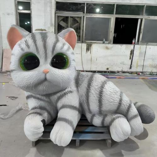 3D-печатная скульптура мультяшного кота в натуральную величину