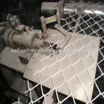 Basketball field PVC coated square wire mesh chain link fence