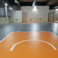 Piso esportivo de basquete interno da ilio