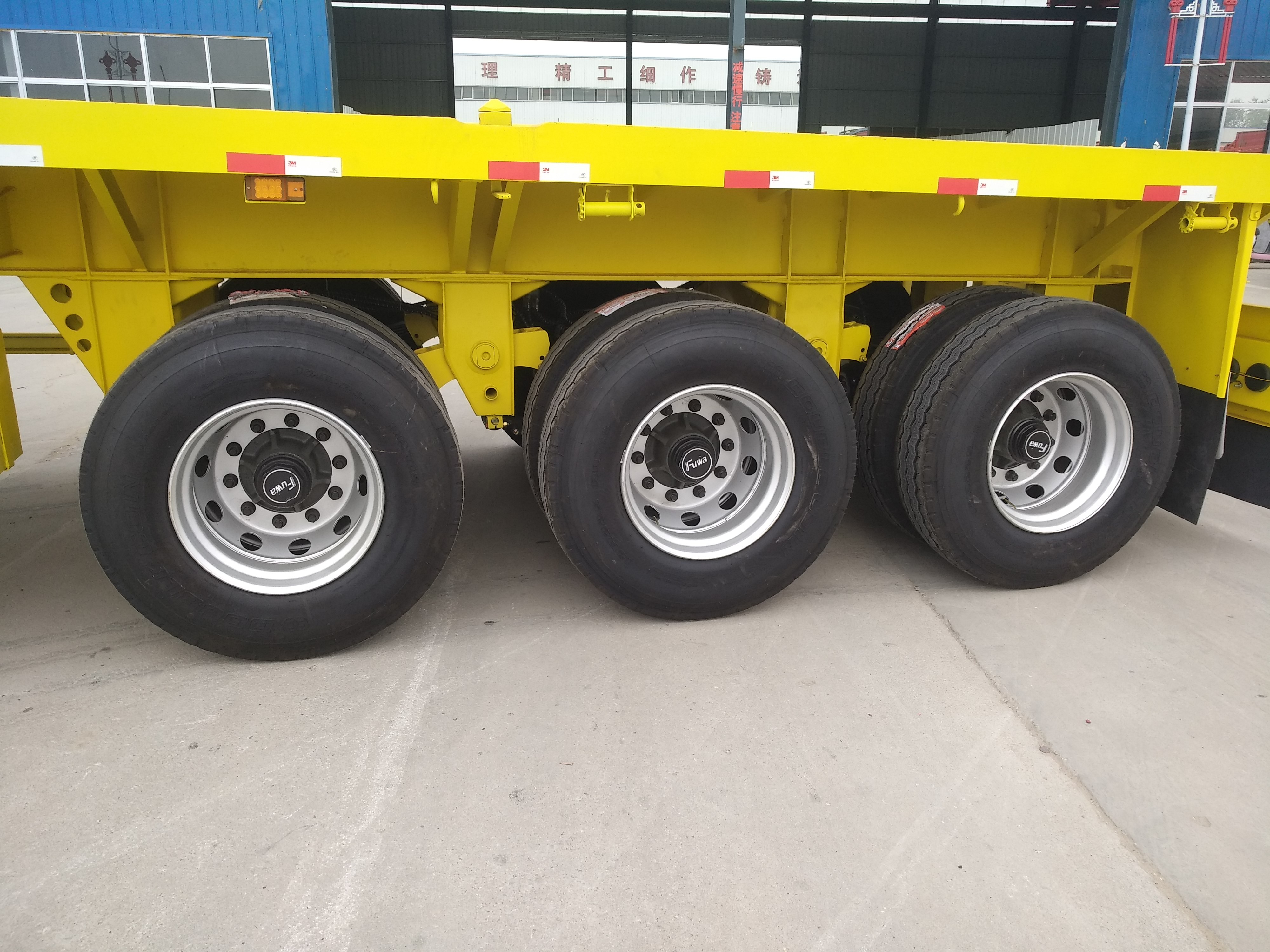 3 axle FUWA flatbed trailer