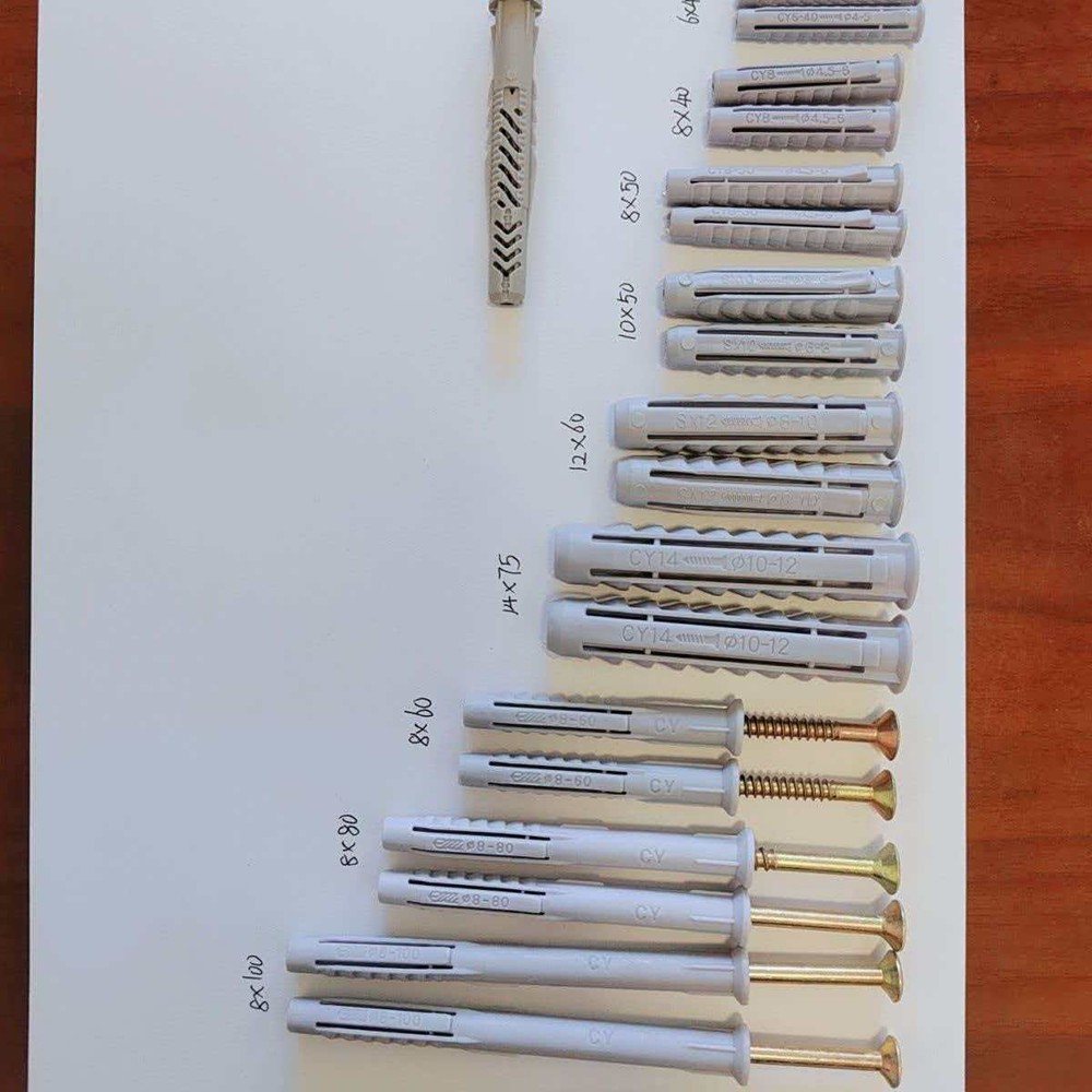 Expansion pipe nail injection mold 11