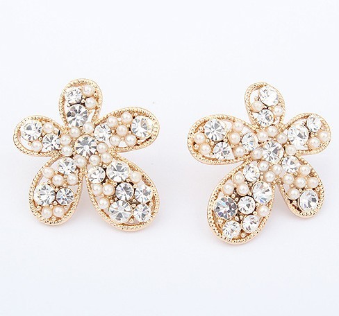 Pendientes flor moda boutique mujer bonita cristal perla cinco pétalos flor metal stud pendientes por mayor alta calidad