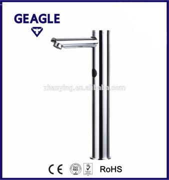 Water & Energy Saving electronic sensor kitchen faucet/tap