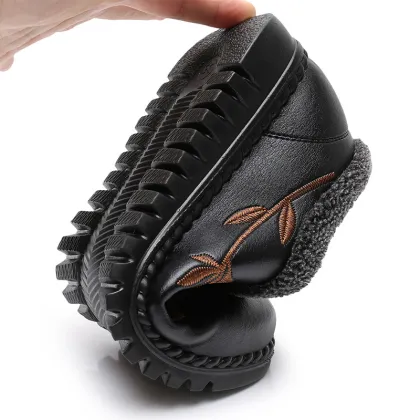 Middle aged and elderly female flower elderly shoes