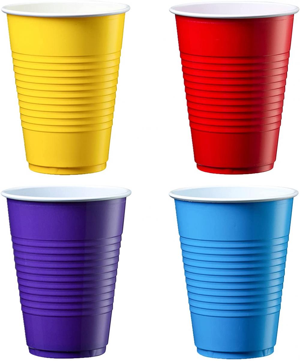 Colores variados desechables para beber copas de plástico