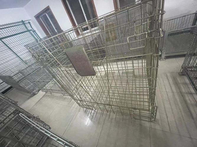 Cage de stockage renforcée européenne