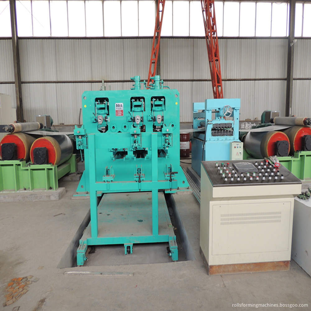 Withdrawal and straightening machine