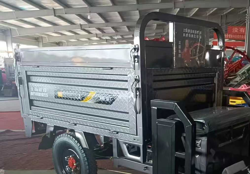 1.6 m High-rail electric tricycle