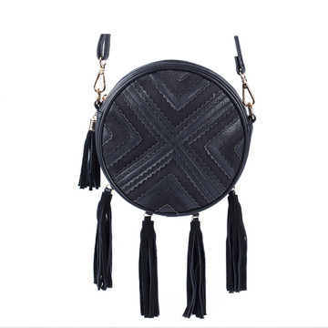 Round geometric pattern fringe shoulder bag