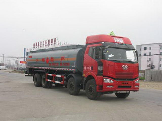 JIEFANG FAW 8X4 Flammable Liquid Transport Tanker