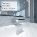 Bath de bain en cascade en cascade contemporaine