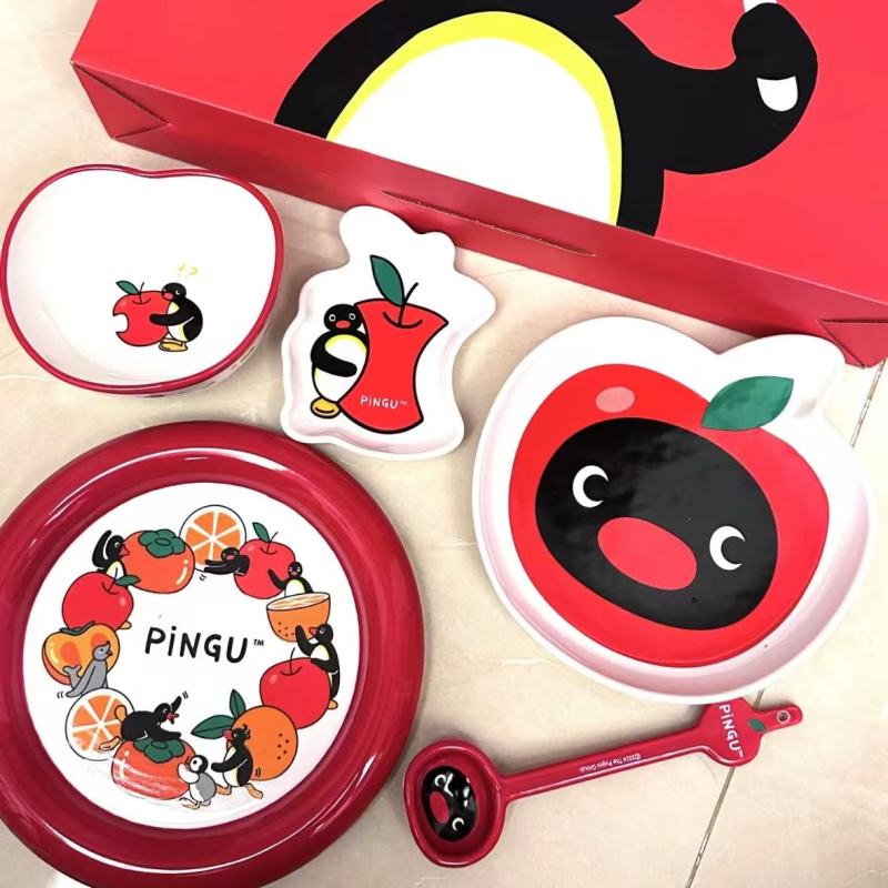 Stylish Anime-Themed Dinnerware Collection