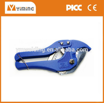YM201 scissors with plastic handle / scissors
