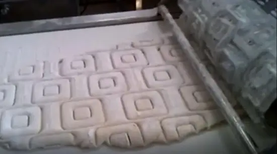 Donut rolling cutter machine--yufeng