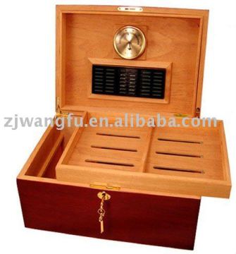 2013 new high quality cedar wooden cigar storage box