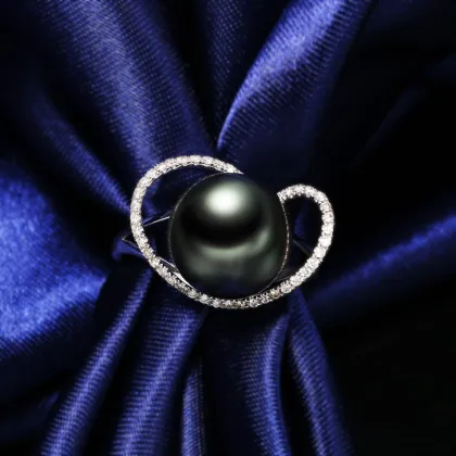 Classical Circle Diamond 14K White Gold Emerald Pearl Ring