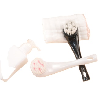 Complete Beauty Facial Mask & Brush Kit: Including Cleansing Station, Brushes, and Cleanser