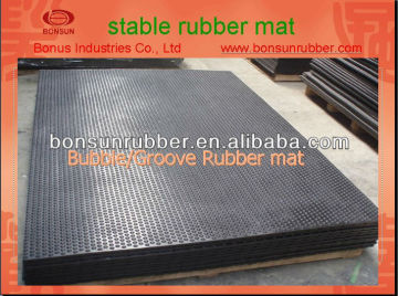 17mm x 4' x 6' Bubble top design rubber cow mat