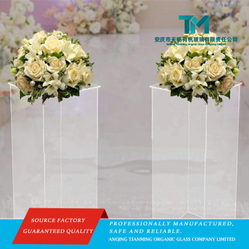 Caixa de flores acrílica contemporânea com prateleiras flutuantes ajustáveis