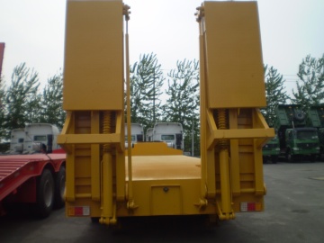 Hydraulic low bed semi-trailer 70t