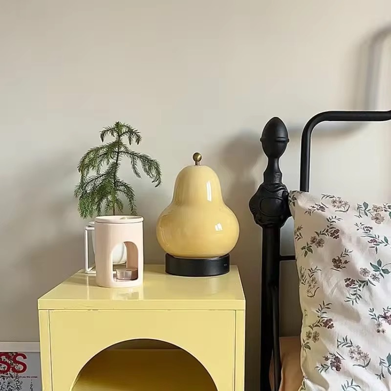 Cream Creative Style Pear Table Lamp