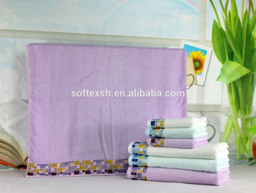 nice design with embroiedery bamboo bath towel