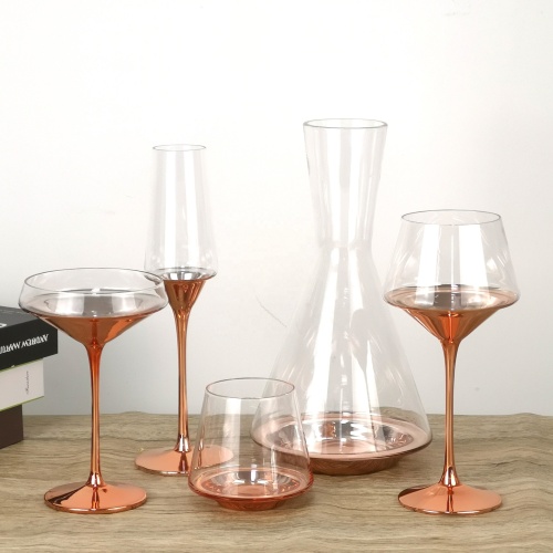 elegant wine glass decanter with gold plating bottom