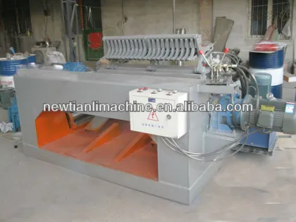 Hydraulic wood log debarker machine