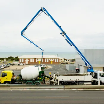 Concrete Spreader and Placing Boom Machinery for Construction Sites