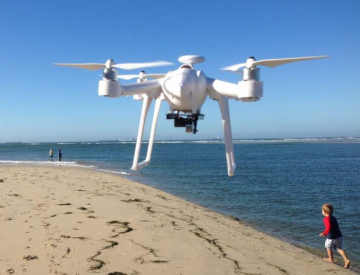 Drone di pesca poco costoso con rilascio dell'esca