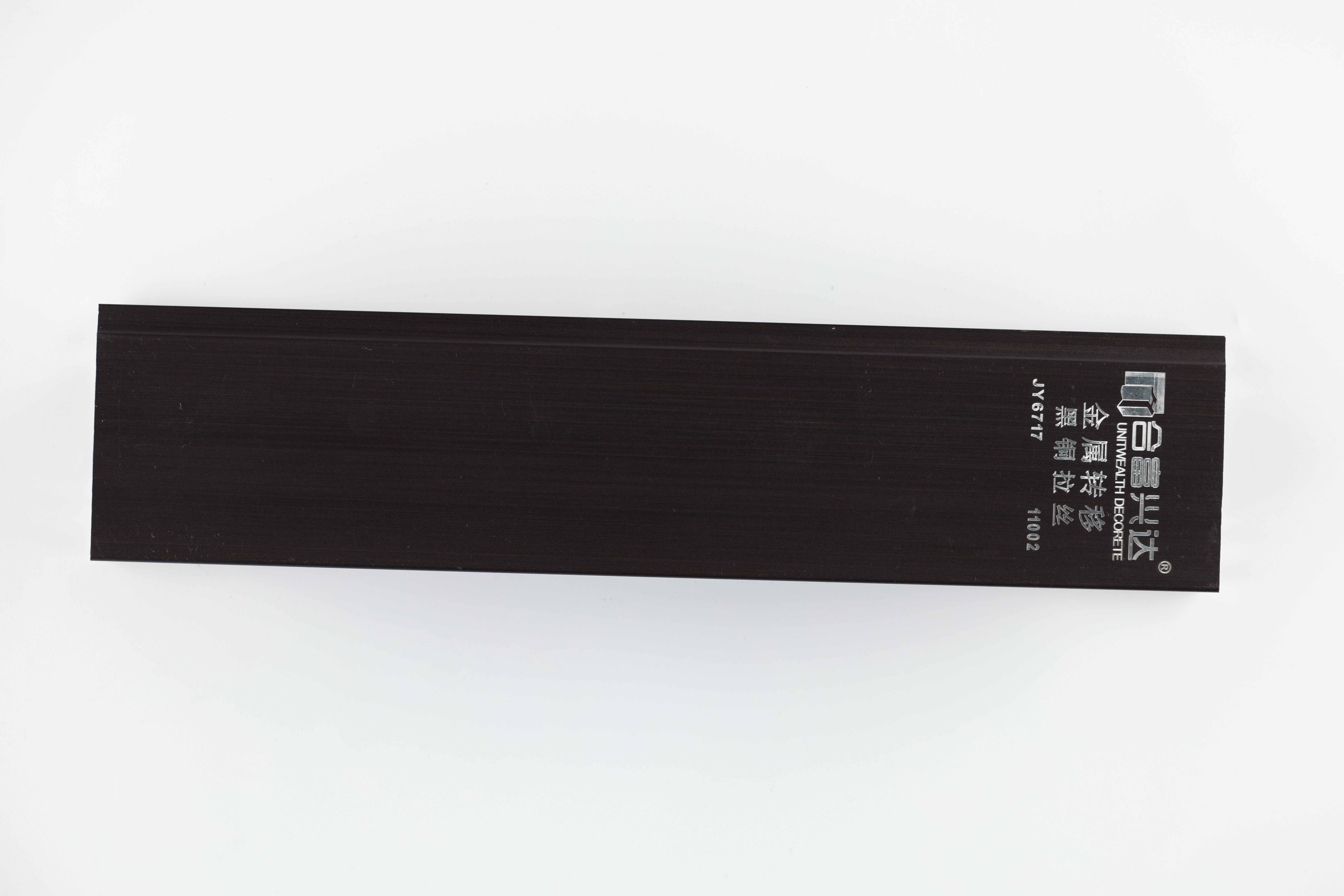 डार्क ब्रश्ड ब्लैक कॉपर टेक्सचर JY6717 का क्लोज़-अप