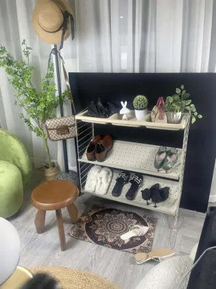 Metal string shoe shelves