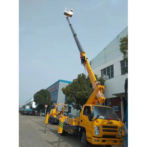 24m de altura de trabajo Crane montada en camión con cuna