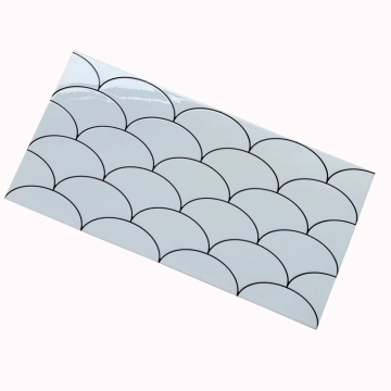 Weiß karierte Ziegelmauer Fliesen 300x600mm Fischskala kleiner Ziegelstein