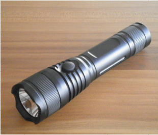 600LM 10W LED TORCH