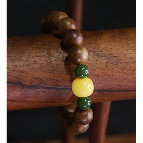 Pulsera Zen de cuentas de madera de agar con piedra preciosa verde